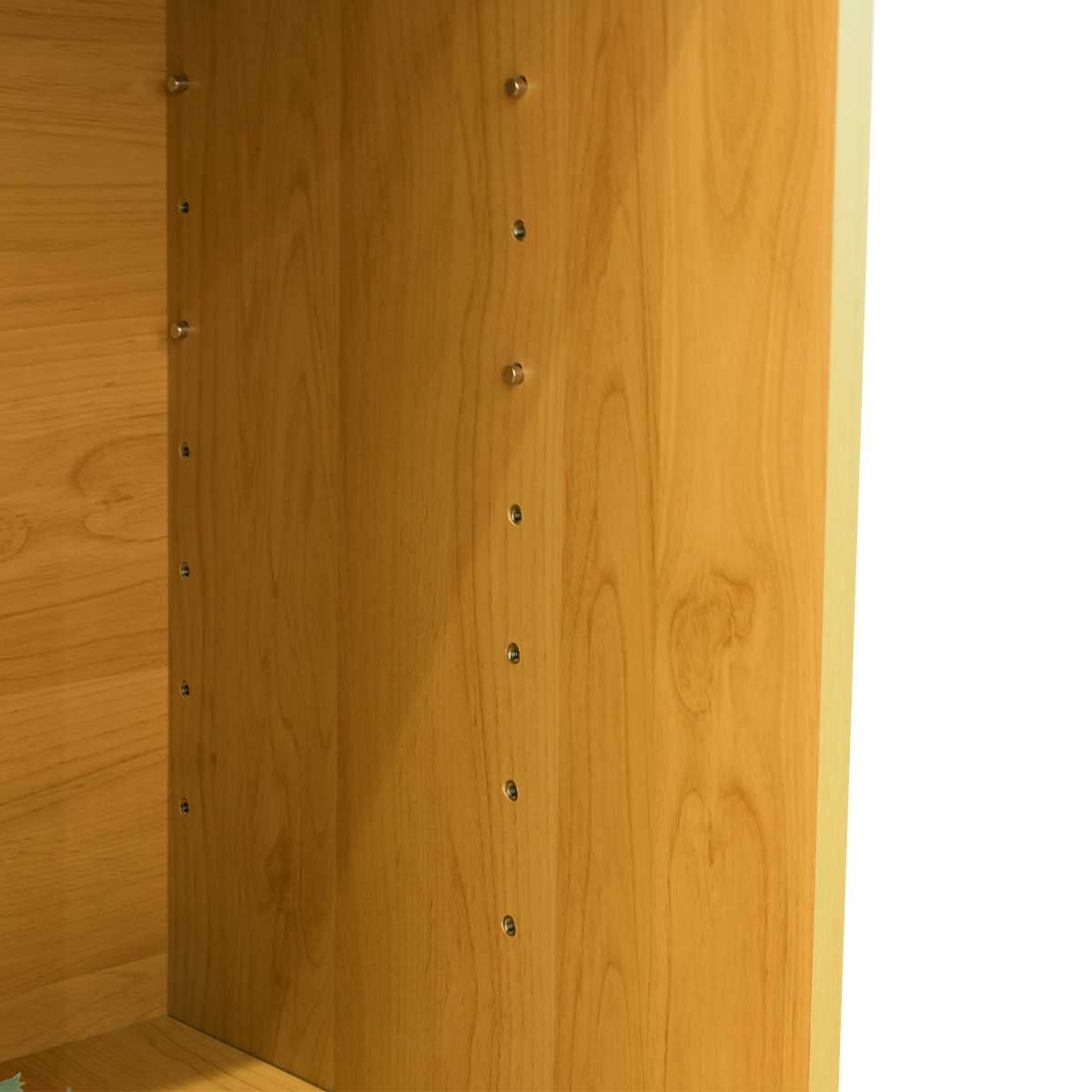 120センチ幅キッチンカウンター「メモリーⅡ」は、可動棚は金ダボにて調整可能です