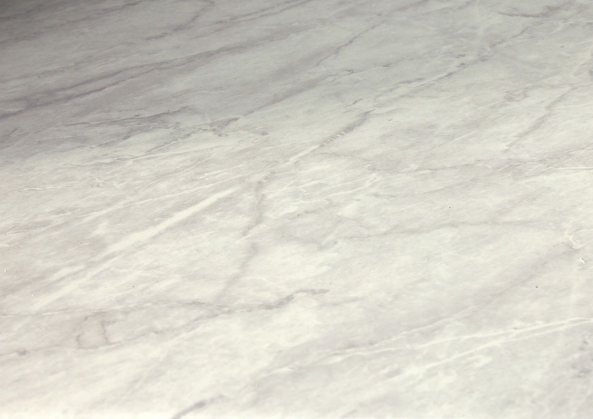 カウンター天板は石目調の鏡面メラミン材使用で耐熱性、耐水性に優れており、傷も付きにくくお手入れ簡単です。