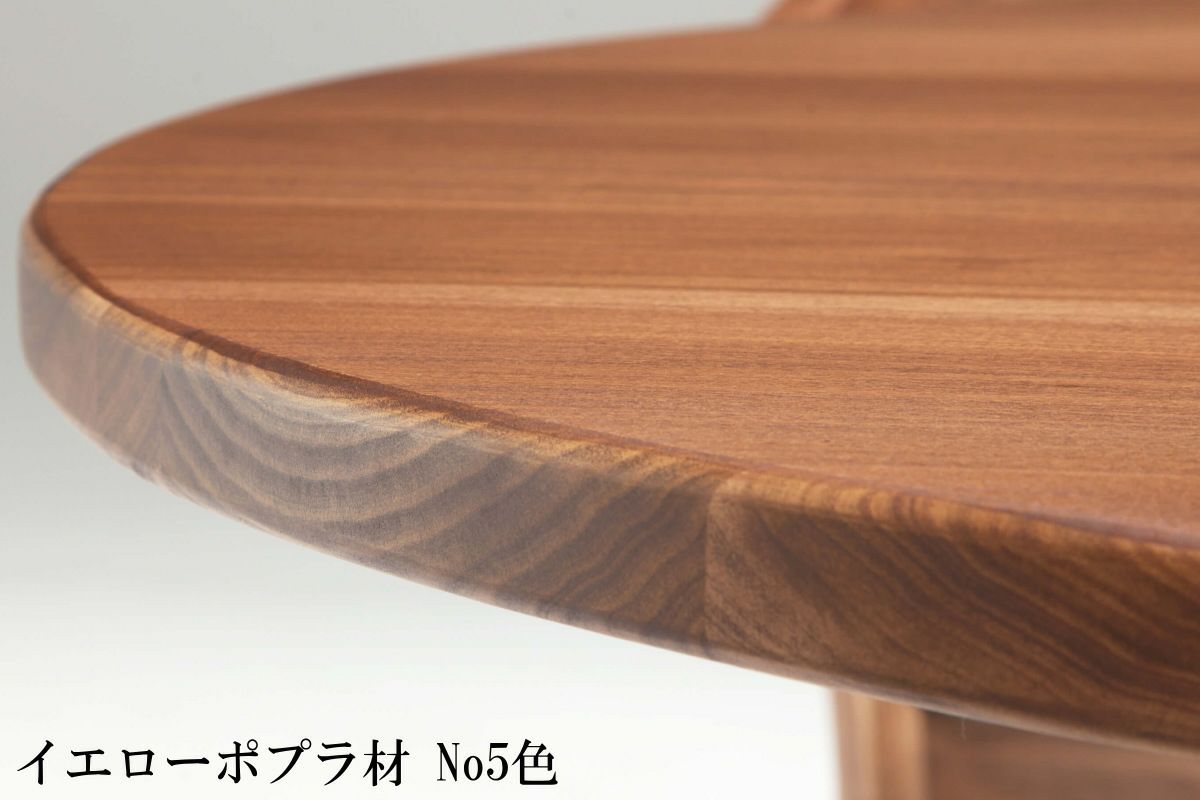 大川家具は全て日本製ですので、熟練の職人さんが１本1本丁寧に作られています。