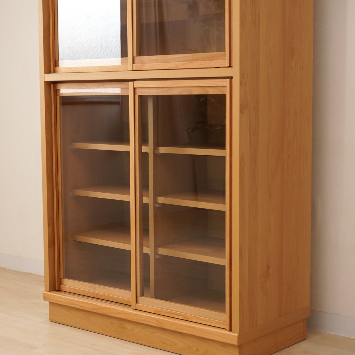 フェリス90センチ幅（ガラス戸）の下台アップ写真