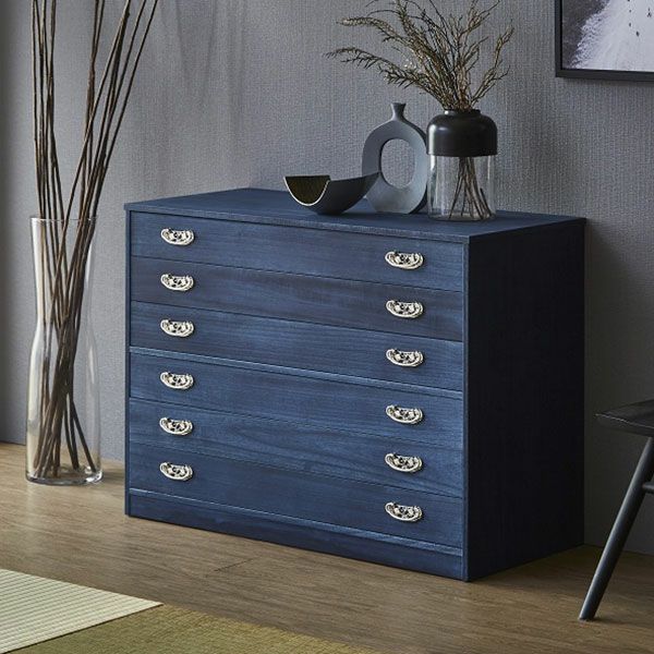 藍・紫根・柿渋の色合いが馴染む、日本の美を仕舞う桐無垢6段チェスト